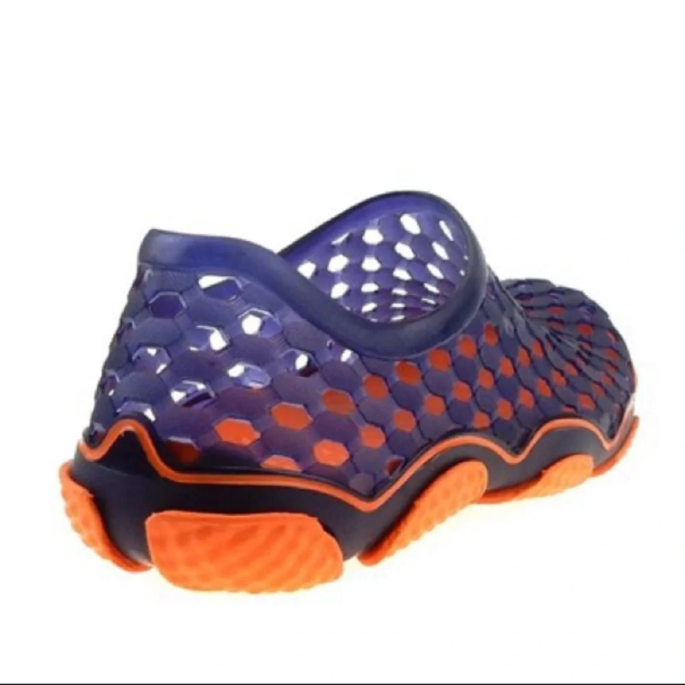 NWT Kids Caged Aqua Shoes Size Toddler 7/8